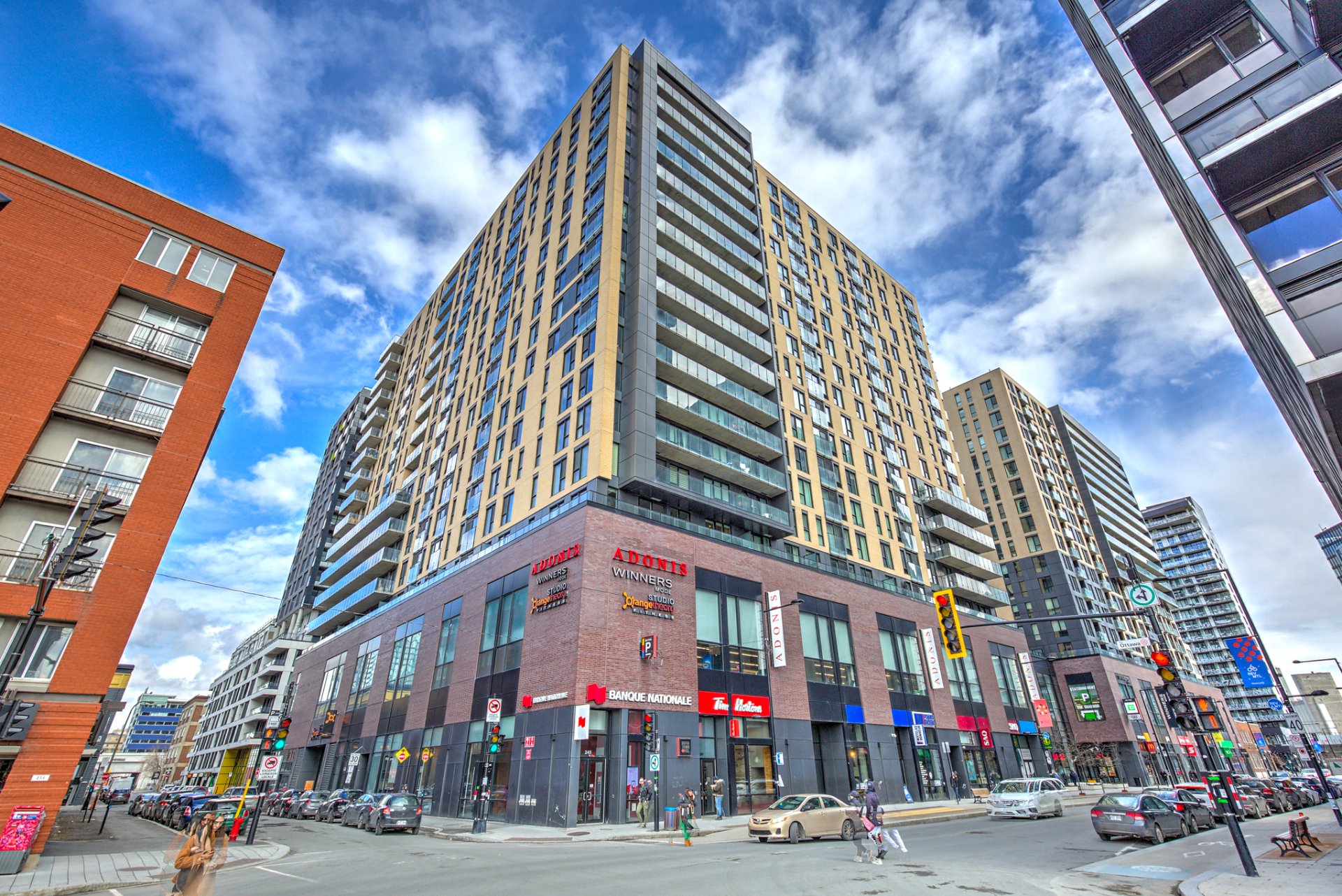 #1411-235 Rue Peel