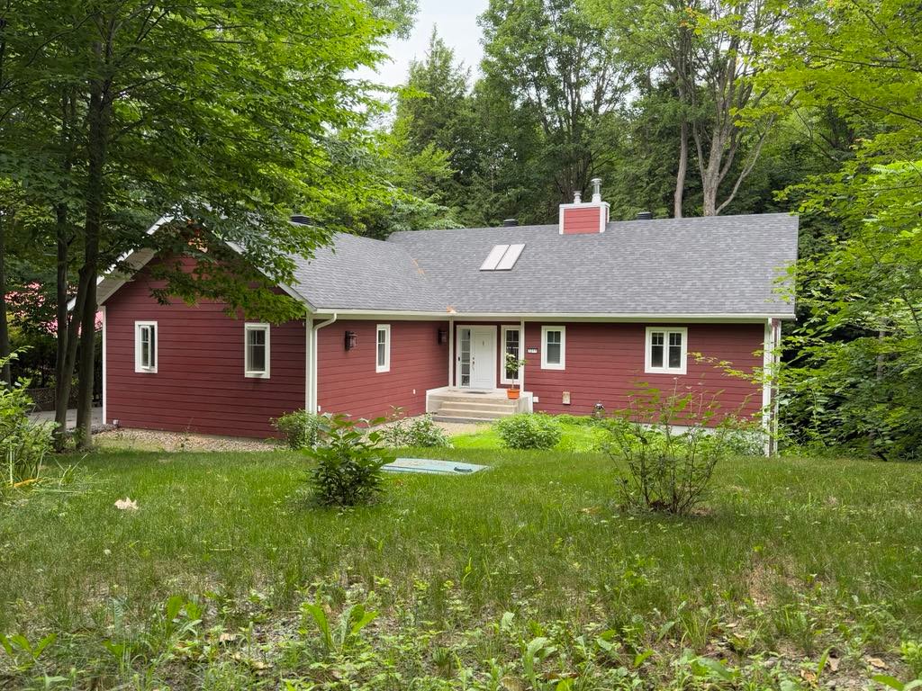 3211 Rue Pine Tree