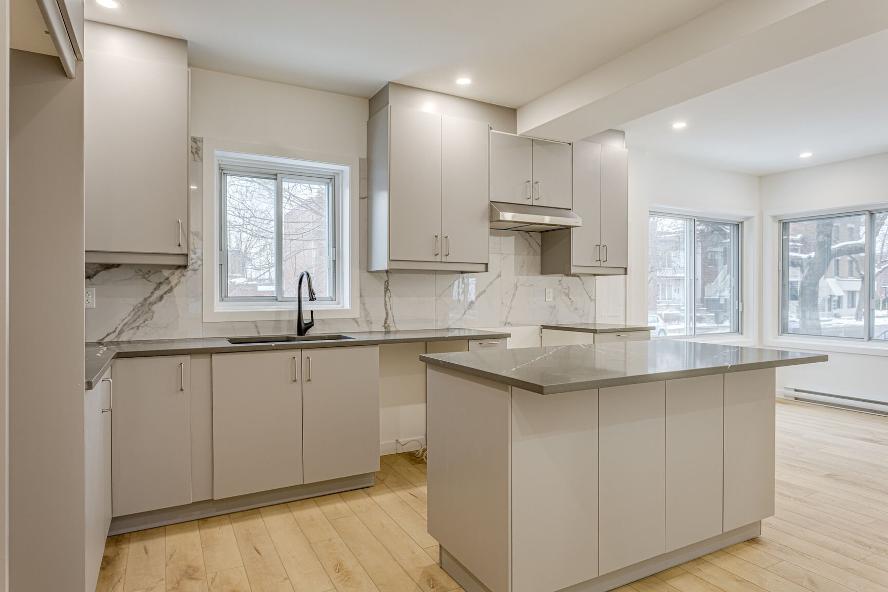6433 Rue Hamilton