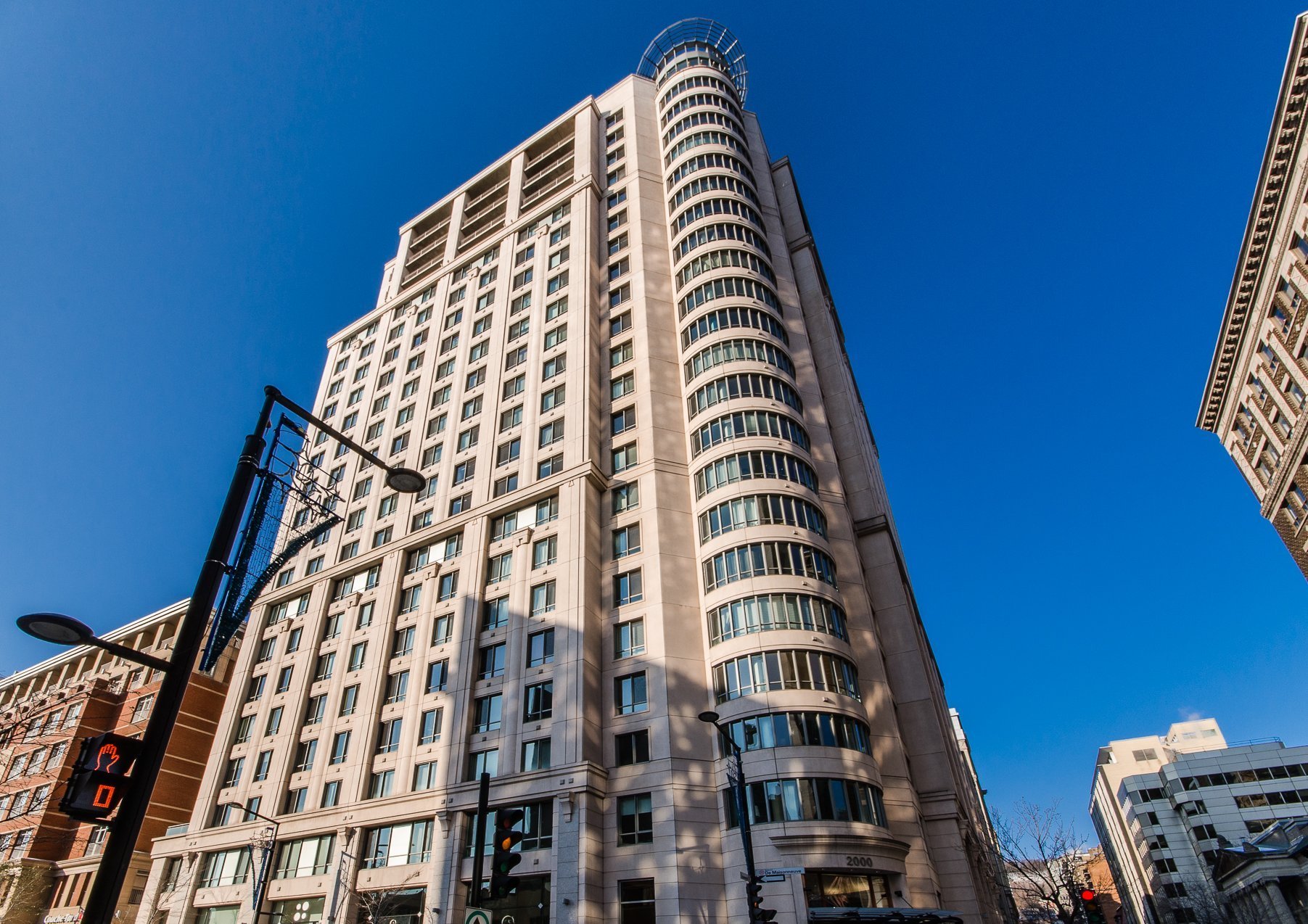 #401-2000 Rue Drummond