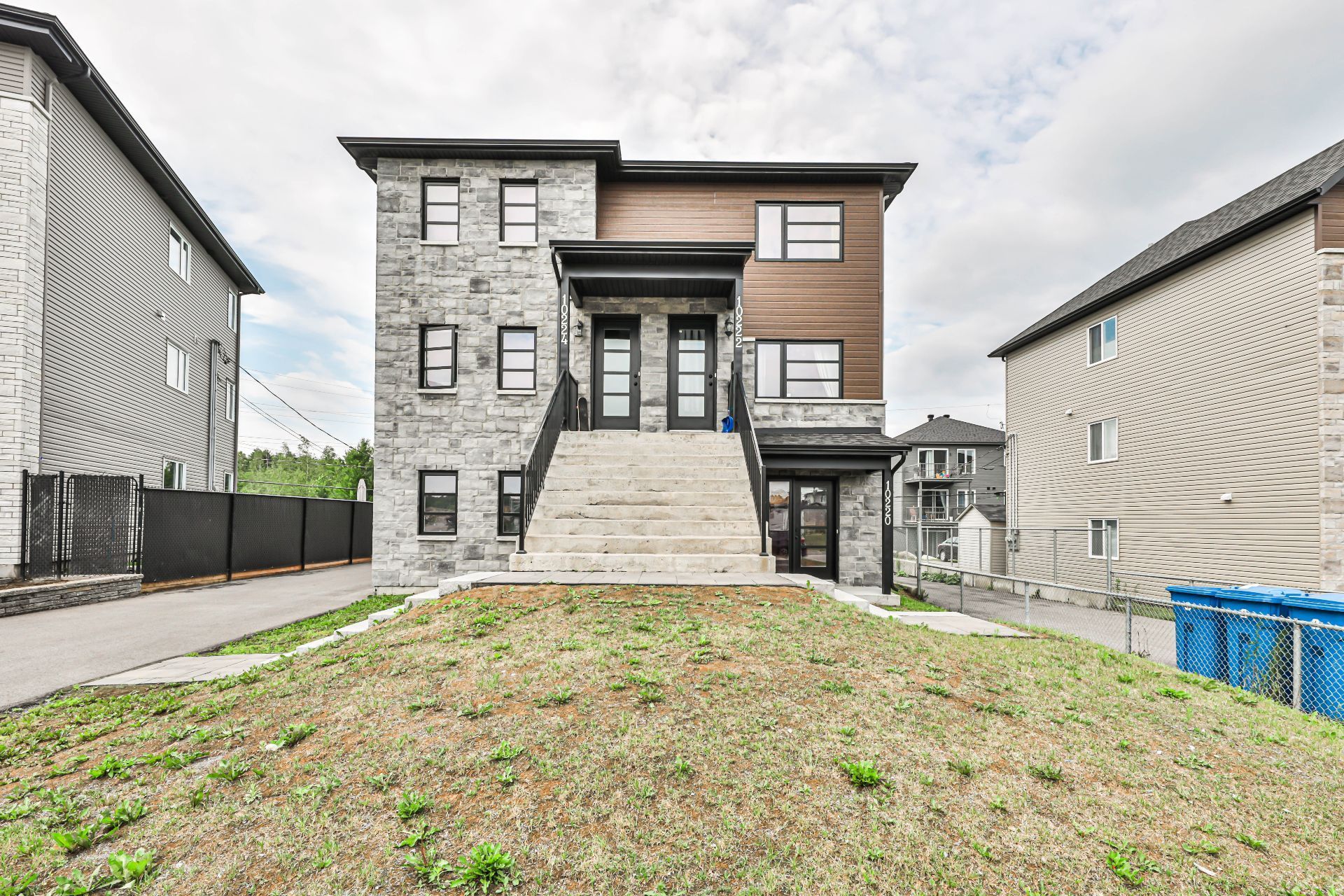 10220 Rue du Beaujolais