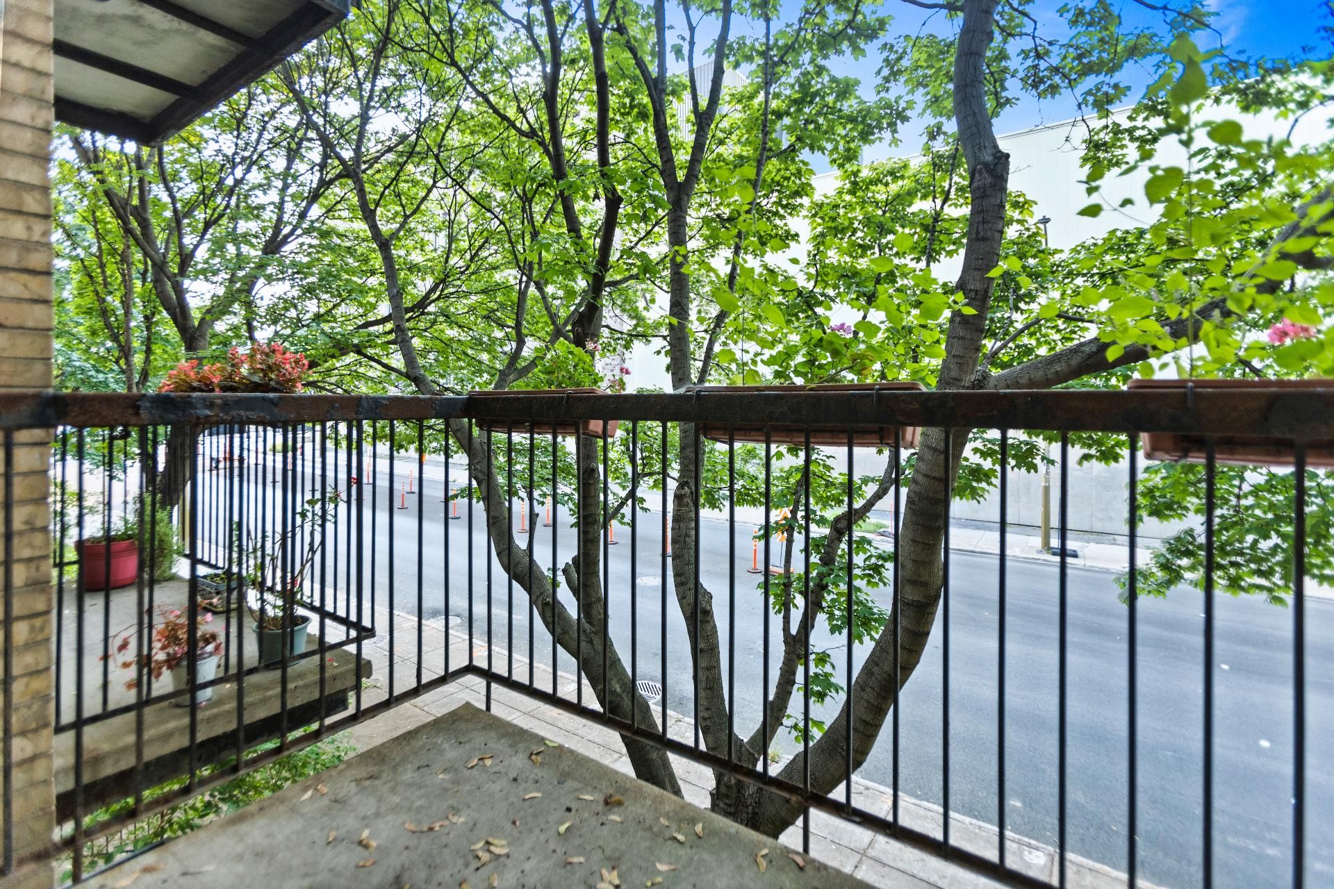 #202-2490 Rue St Antoine O.