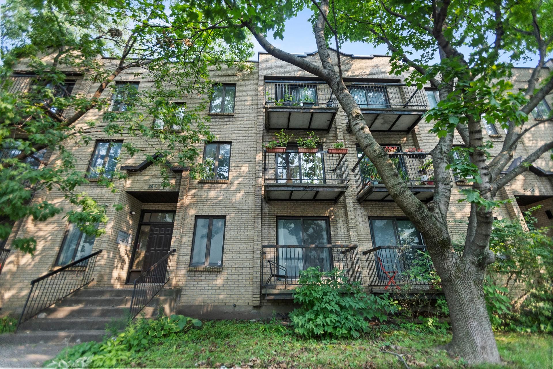 #202-2490 Rue St Antoine O.