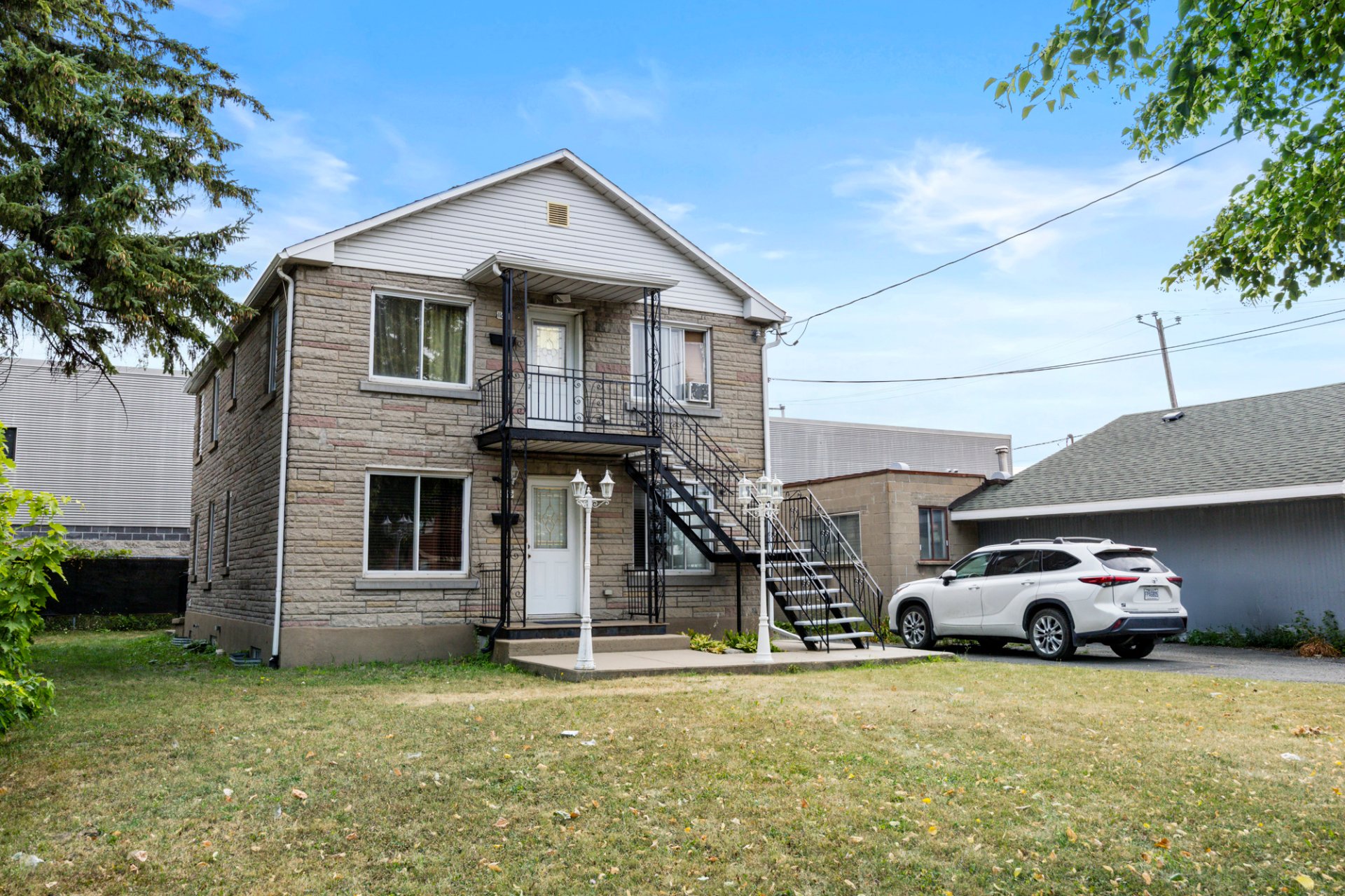 11695 - 11697 Boul. de la Rivière des Prairies