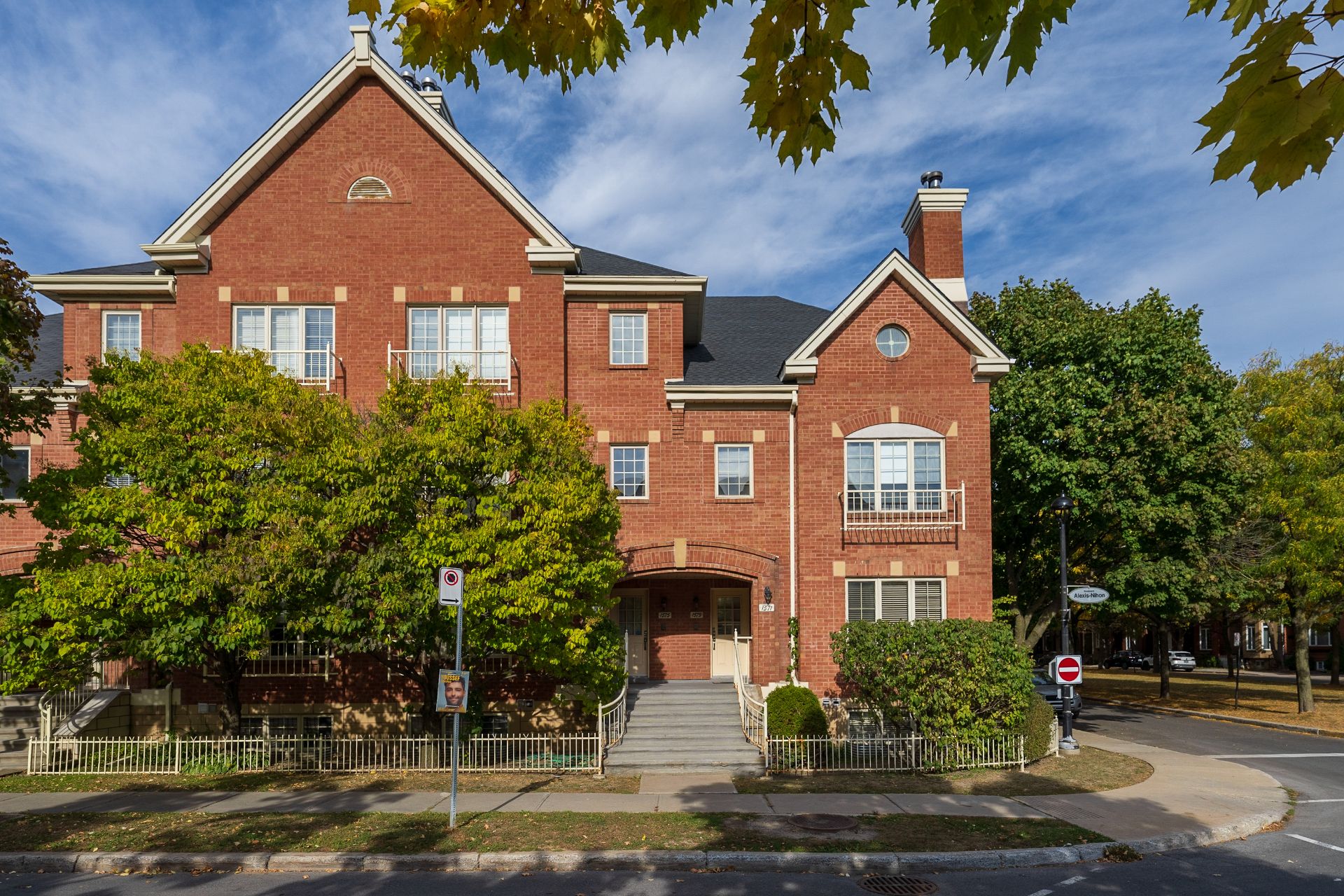 1573 Boul. Alexis Nihon